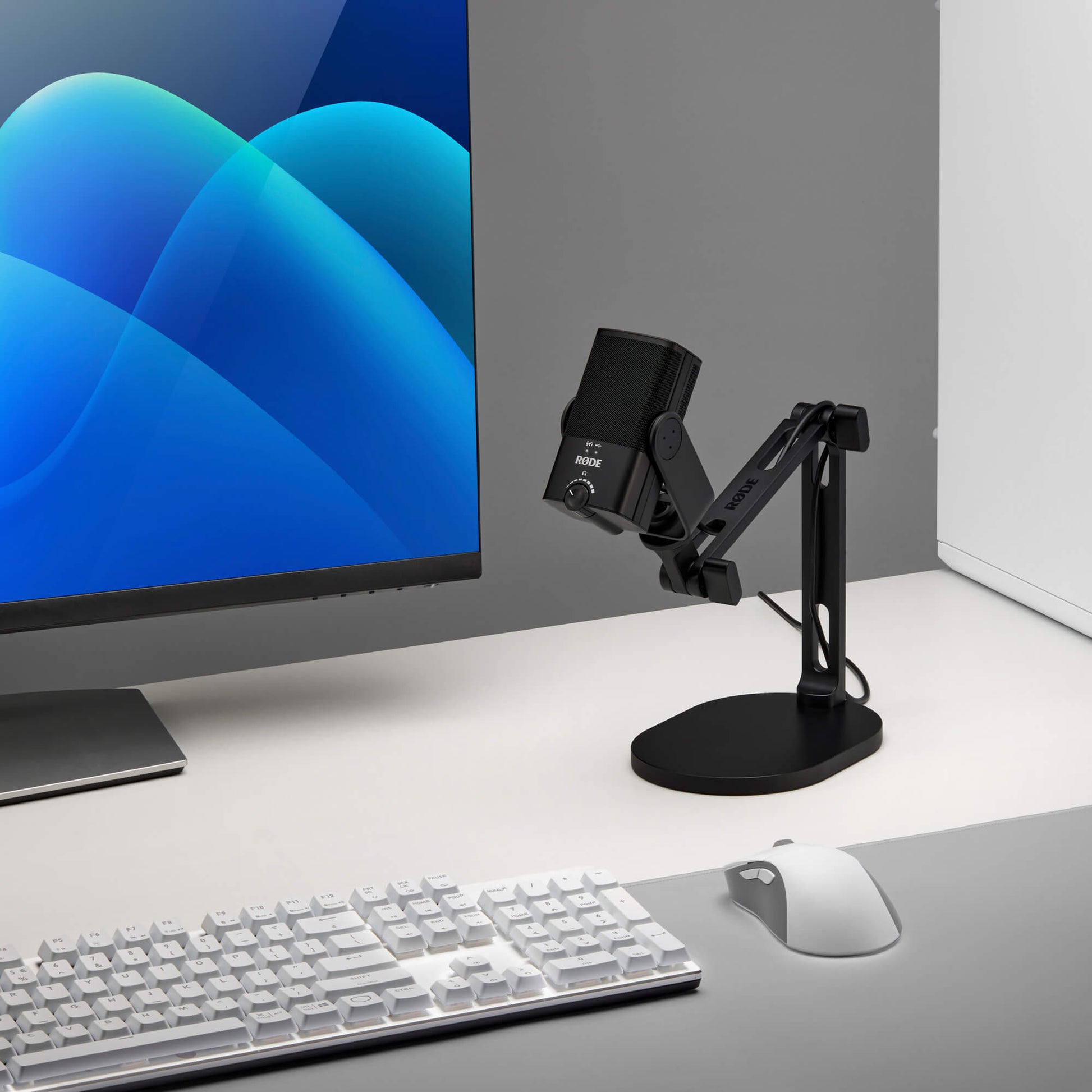External synced image